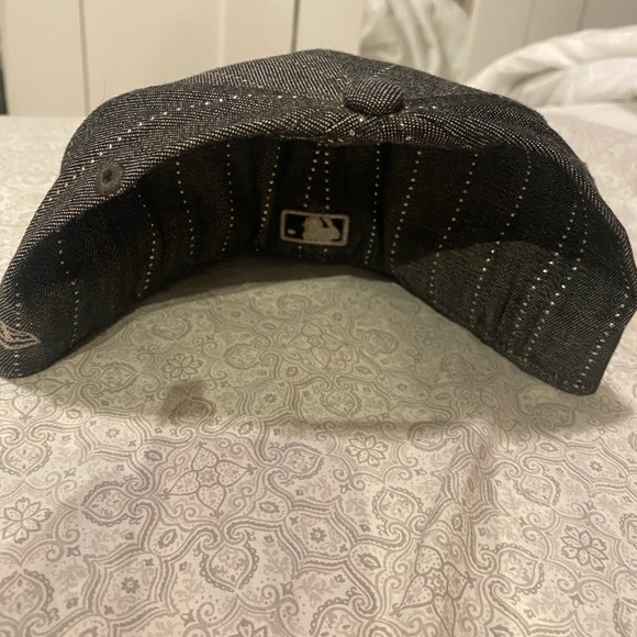 LA fitted cap - Picture 5 of 7